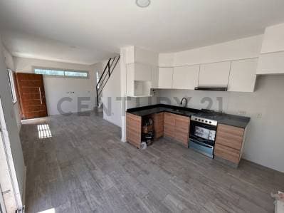 VENTA PH EN CASTELAR SUR 3 AMBIENTES A ESTRENAR C/PATIO Y ESPACIO GUARDACOCHE - 5