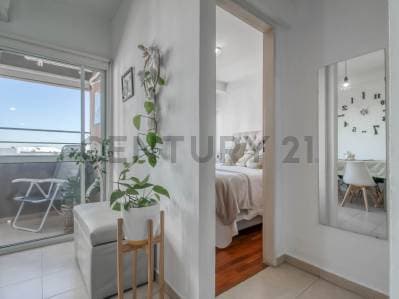 Departamento en venta de un dormitorio con cochera cubierta - Principal