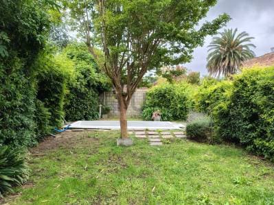 115 e/ 37 y 38- Vendemos Casa - 4 dormitorios- con parque y piscina - Apto profesional - - 4