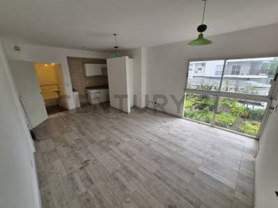 Oportunidad en Pilar Centro: Monoambiente con Balcón y Ascensor | Acepta Permuta por Vehículo - Principal