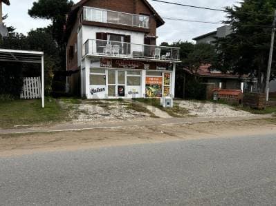 Venta Local Comercial en Mar De Ostende, A metros del Mar. - 3