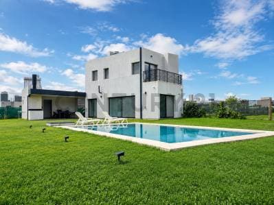 Venta de casa en Ibarlucea - Principal