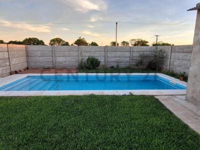 Se vende terreno con pileta en Rafaela - Principal