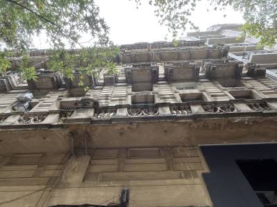 Depto 2 ambientes al frente con balcon- Edificio Historico- - 2