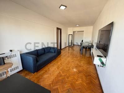 Venta Departamento 4 Amb Amplios con Baulera en Edificio Torre Caseros Centro - 2