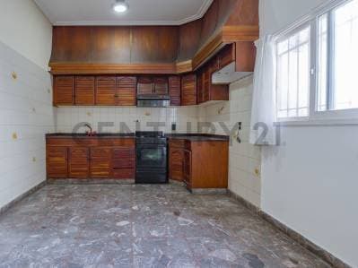 VENTA – Casa 3 Ambientes sobre Lote Propio con Cochera, Patio y Terraza – Caseros - 5