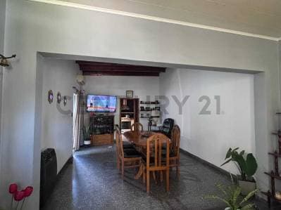 CASA EN VENTA BERISSO - 4