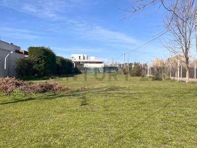 Terreno en venta BARRIO LOS SAUCES, GORINA - zona de expansión - 3