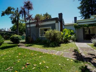 Venta Casa en Hurlingham Gran Lote, Pileta y Quincho - 2