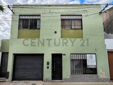 Venta Casa de 3 Dormitorios con cochera en Gral. José de San Martín, Rosario - 5