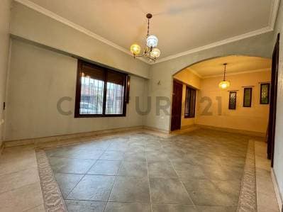 Venta casa/chalet 4 ambientes con quincho + parque en Castelar Norte - 3