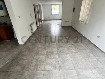 Casa Tipo Duplex de 3 dormitorios en Venta en Gonnet - 5