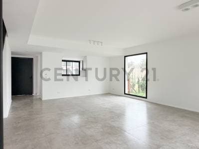 TOWNHOUSE DE 4 AMBIENTES EN ALQUILER A ESTRENAR - 3
