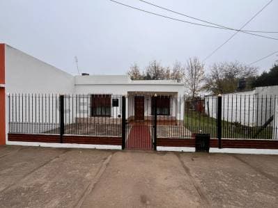 Casa en Venta 2 Dormitorios con jardín, Parrilla y Galpón al fondo - Apto Credito en San Vicente - Principal