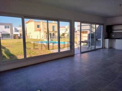 Casa en venta Barrio San Pablo, Pilar. 5 ambientes con pileta. - 3