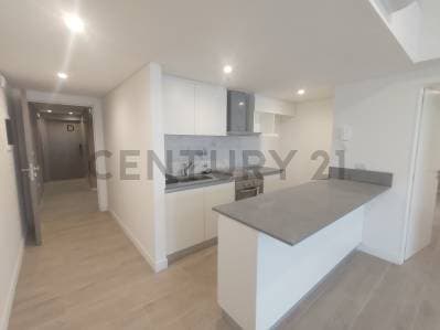 Venta 3 ambientes, 2 baños, apto profesional, a estrenar. - 2