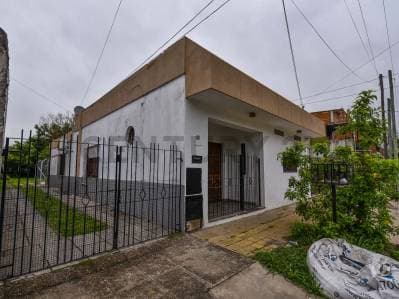 VENTA 2 CASAS EN BLOQUE EN EL CENTRO DE JOSE C PAZ - 2