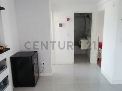 Venta Impecable 3 Amb al Frente con Cochera El Corazón de Santos Lugares - 2