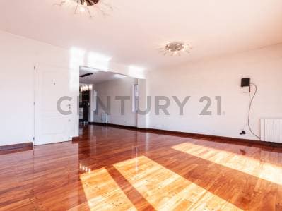 VENTA PISO 4 AMBIENTES CON COCHERA Y BAULERA - 3
