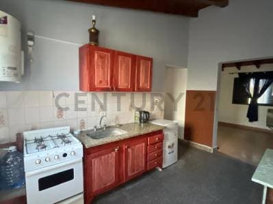 CASA EN VENTA EN LA PLATA DE 3 DORMITORIOS COCHERA CUBIERTA Y PATIO - 5