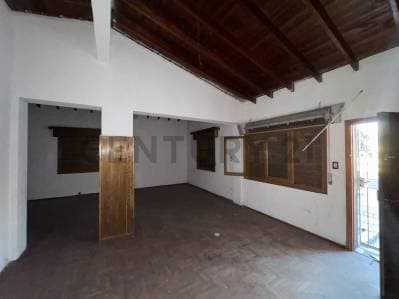 CASA EN VENTA A REMODELAR EN GODOY CRUZ - 4