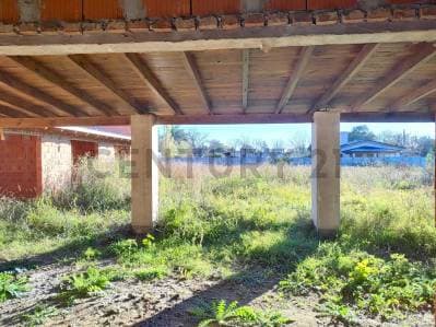 CASA EN CONSTRUCCION EN VENTA, CON AMPLIO TERRENO EN MAGGIOLO - 4