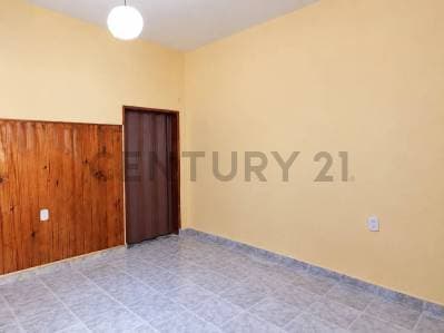 VENTA CASA DE 3 DORMITORIOS EN BARRIO GUEMES, A UNA CUADRA DE LA CAÑADA - 2