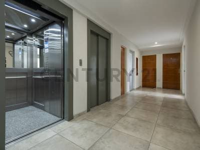 DEPARTAMENTO EN VENTA EN LA PLATA DE 2 DORMITORIOS Y COCHERA - 2