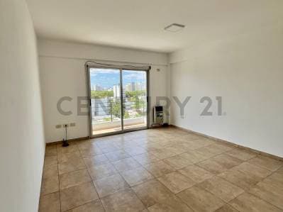 Venta Departamento. Un Dormitorio mas escritorio (2do dormitorio) y Cochera cubierta. Calle 11 62 y - 3