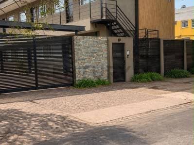 DEPARTAMENTO 2 AMBIENTES EN VENTA CON COCHERA | APTO CRÉDITO | PLANTA BAJA | IDEAL INVERSIÓN O PRIME - Principal