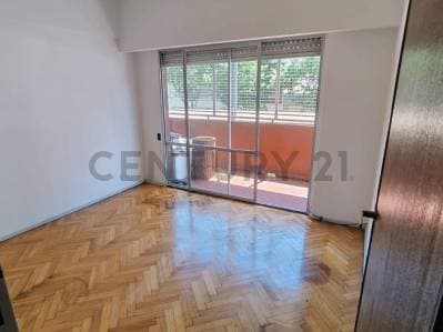 VENTA DEPARTAMENTO 4 AMBIENTE EN VILLA CRESPO CON BALCON Y PATIO - 3