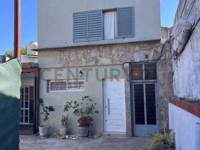 OPORTUNIDAD! Venta de casa multifamiliar - 5
