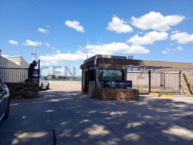 LOTE EN VENTA BARRIO LA HERRADURA - 2