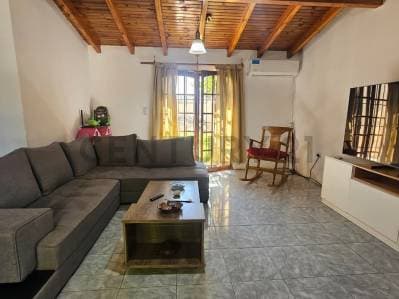 HERMOSA CASA EN GUAYMALLEN DORREGO - 3