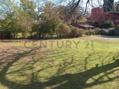 AMPLIO LOTE CON PILETA Y CASA EN LA BOTA, BENAVÍDEZ - Principal