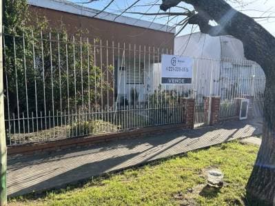 Casa en venta 153 67 y 68. Dos dormitorios - 4