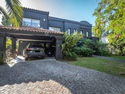 OPORTUNIDAD! Bajo de Precio ! Exclusiva casa en cul de sac en Venta 5 ambientes, en La Alameda , Nor - 2