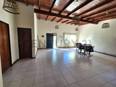 CASA CON JARDÍN Y PILETA EN LOTE PROPIO – LEVENE, CAÑUELAS - 5