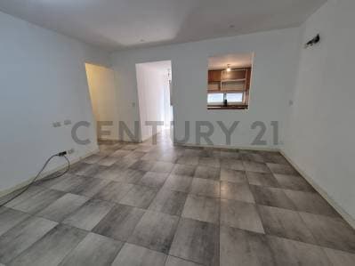 Departamento de tres ambientes con cochera, Apto Credito Hipotecario - 5