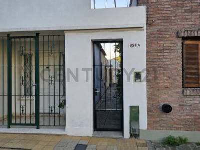 Casa de 3 Dormitorios en Venta - 2