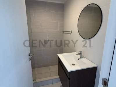 2 ambientes al frente c/balcon edificio joven La Perla - 5