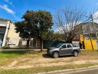 VENTA LOTE 930M2 CON CASA 4 AMBIENTES– IDEAL COMPLEJO, GALPÓN O INVERSIÓN - 2