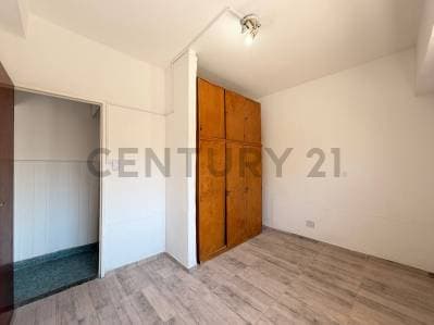VENTA DEPARTAMENTO VILLA REAL CON PATIO Y BALCON - 4