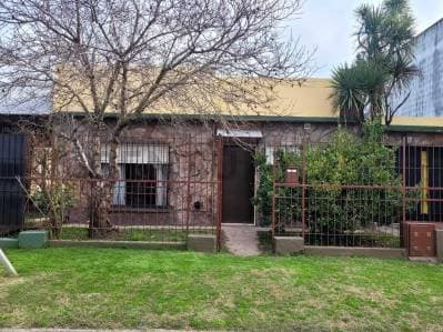 VENTA EN BLOCK 3 DEPTOS Y ESPACIO LIBRE - 4
