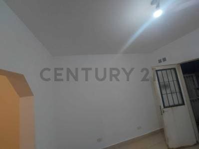 OPORTUNIDAD EN SARANDI-VENTA DEPARTAMENTO 2 AMBIENTES EN PLANTA BAJA - 2