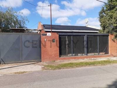 .Casa venta de 2 dormitorios en venta en Gonnet. Calle 496 entre 6 y 7. - Principal