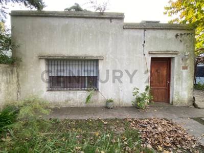 508 24 Y 25 - CASA EN VENTA - MANUEL B. GONNET - REFACCIONAR - 2