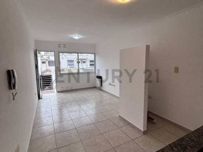 Venta Impecable Departamento 1 Dormitorio- Ubicación Preferencial- Bº San Martín- Rafaela - 3
