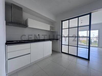 VENTA MONOAMBIENTE CON BALCON Y COCHERA EN ITUZAINGO - Principal