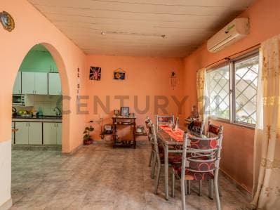 VENTA CASA EN WILDE CON PATIO, COCHERA Y TERRAZA - 2 AMBIENTES - 5